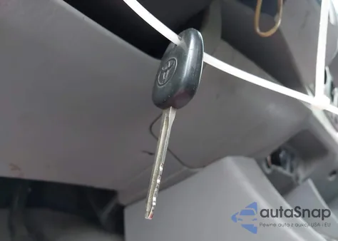 2010 Toyota Tacoma Base V6 z USA, uszkodzony, nr VIN 5TEUU4EN1AZ679862